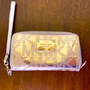 Rose Gold Michael Kors wristlet Wallet